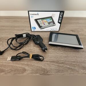 Garmin GPS nüvi 2557LMT Automotive 5 Inch LCD Navigation